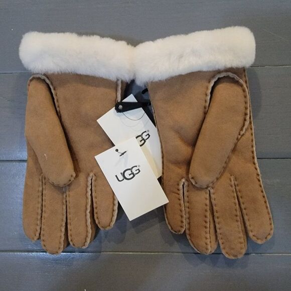 UGG Australia Women perforated Genuine Shearling Handmade Chestnut Glove Medium - Picture 8 of 14